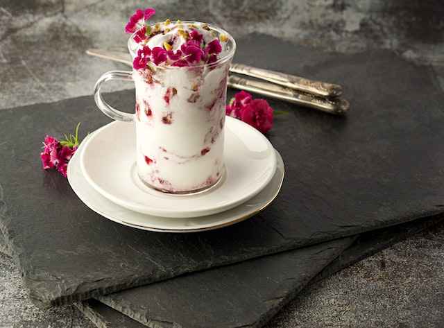 Falooda Ice Cream सजाकर परोसें